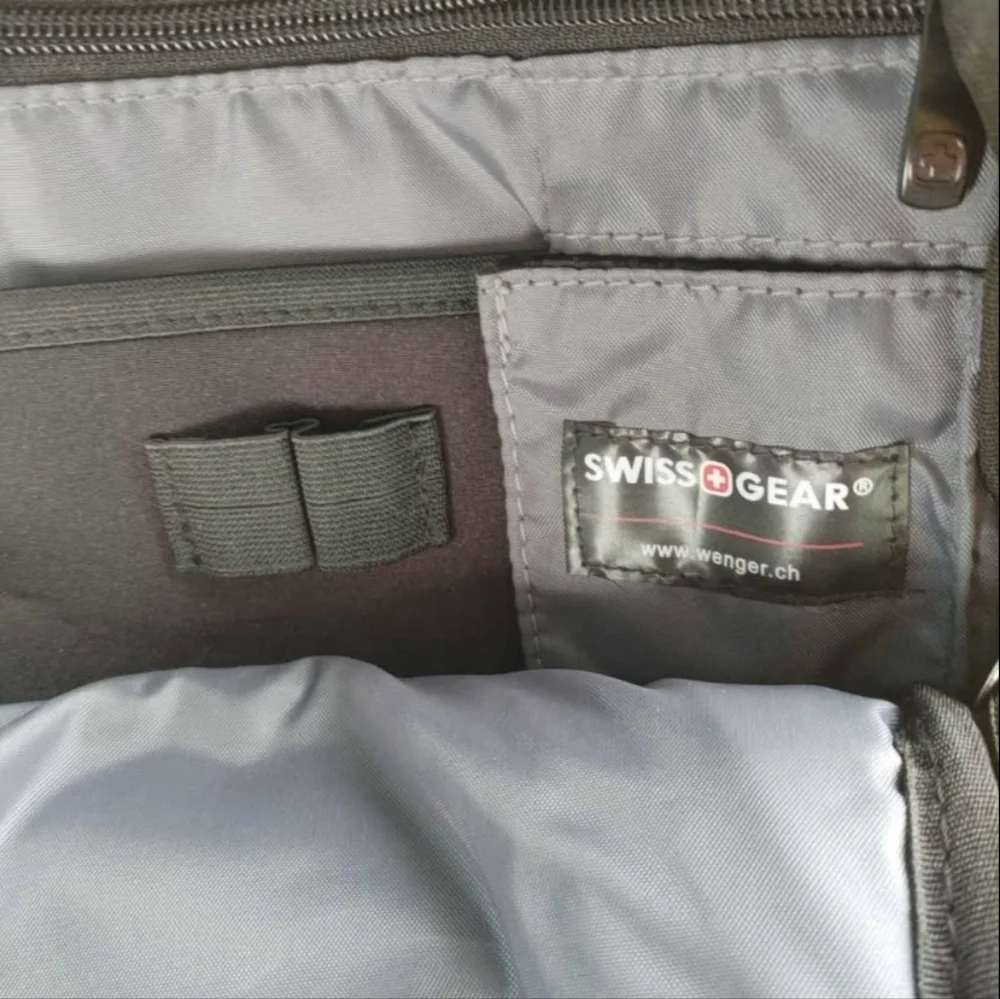 SwissGear Black and Gray Sporty Backpack with Modern Design, NWOT